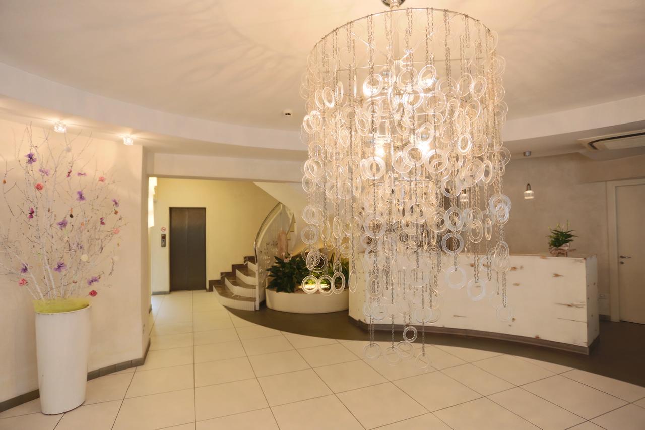 Hotel Caribia Pinarella Cervia Luaran gambar